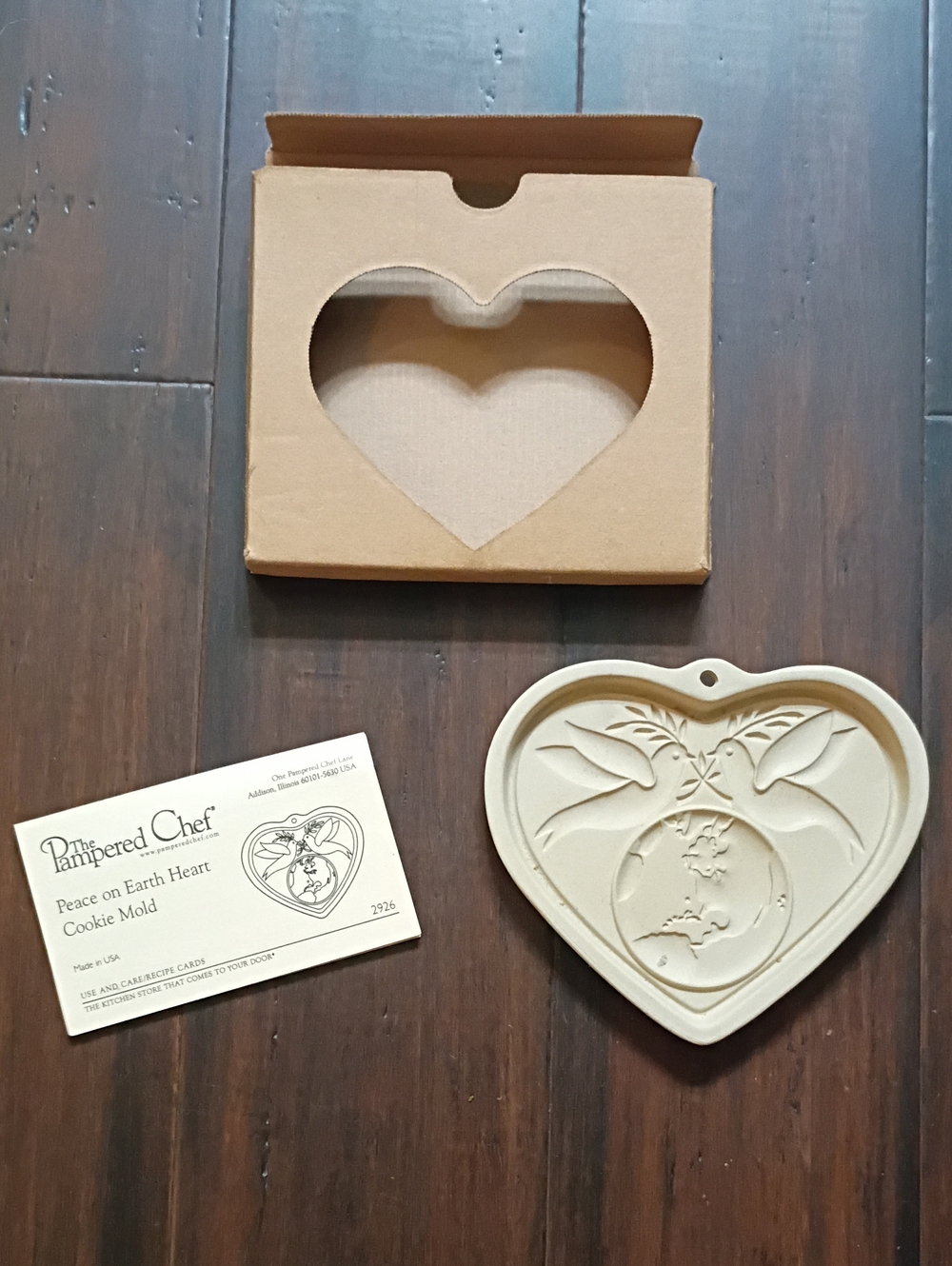 Pampered Chef Cream Heart Cookie Mold with Dove & Globe Design